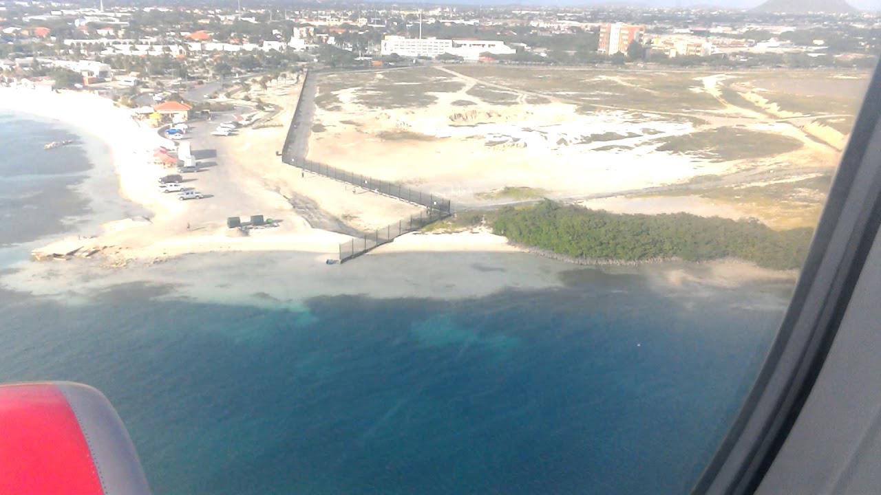 'Video thumbnail for Landing in Aruba island airport Queen Beatrix AUA'